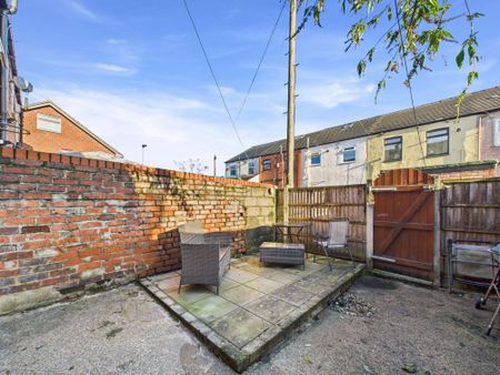 Gordon Street, Leigh, WN7 - Photo 4