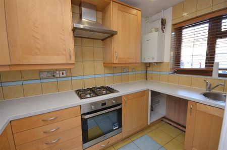 2 bedroom end of terrace house to rent - Photo 2