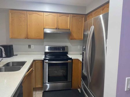 For Lease - 878 Scollard Court Unit# 8, Mississauga, Ontario - Photo 5