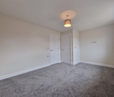 2 bedroom semi-detached house to rent - Photo 4