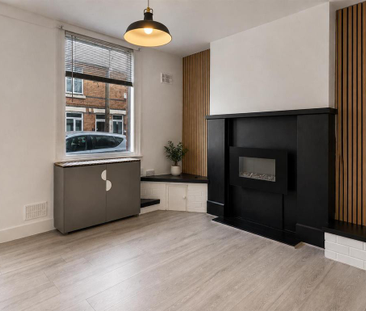 2 bedroom end of terrace house to rent - Photo 1