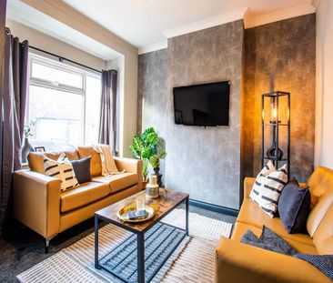 Haigh Avenue (Room 3), Rothwell, Leeds - Photo 1