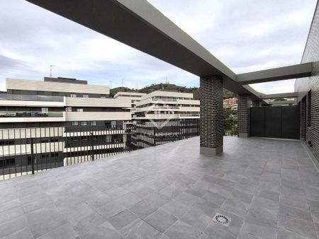 4 bedroom luxury Apartment for rent in Esplugues de Llobregat, Catalonia - Photo 4