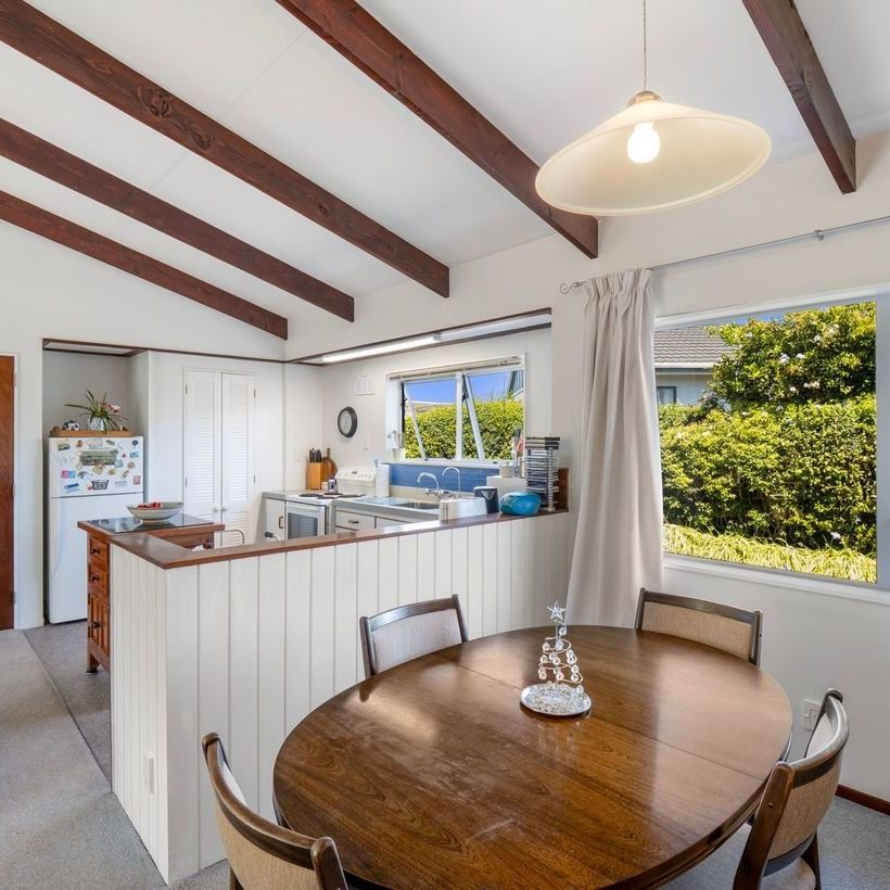 Springvale - 3 Bedrooms - Photo 1