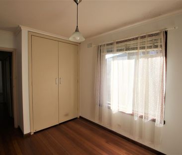 Sunny Two Bedroom Unit Situated in Sunshine - Photo 2