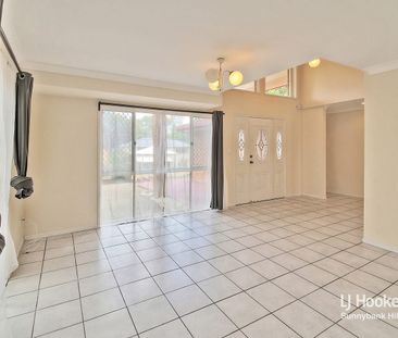 Your Dream Home Awaits: Elegant 5-Bed Rental in Vibrant Community! - Photo 2