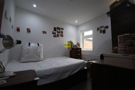 225 Dawlish Road - Photo 3