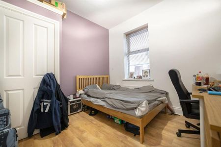 3 bedroom flat to rent - Photo 3