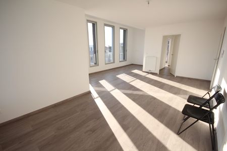 Location Appartement 4 pièces 83m² LILLE 59000 - Photo 4