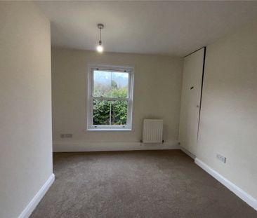 A 2 bedroom terraced cottage with a double garage and off-street pa... - Photo 4