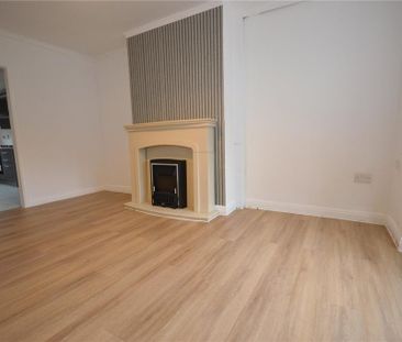 2 bedroom end of terrace house to rent - Photo 2