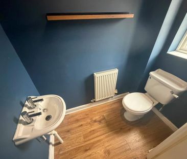 3 bedroom semi-detached house to rent - Photo 4