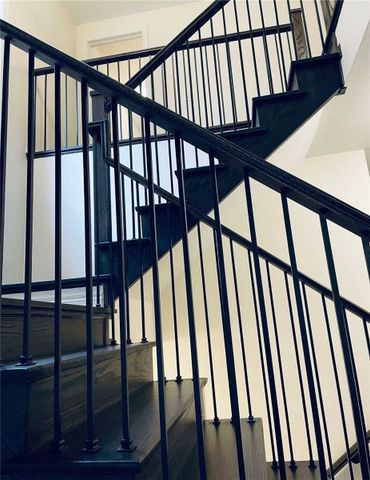 For Lease - 254 Silk Twist Drive, East Gwillimbury, Ontario - Photo 2