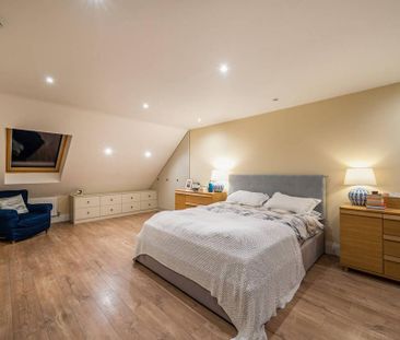 4 bedroom semi-detached house to rent - Photo 6