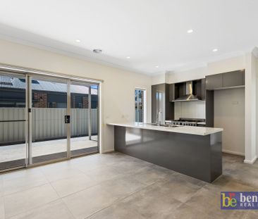 Spacious and Modern Living in North Bendigo - Photo 2