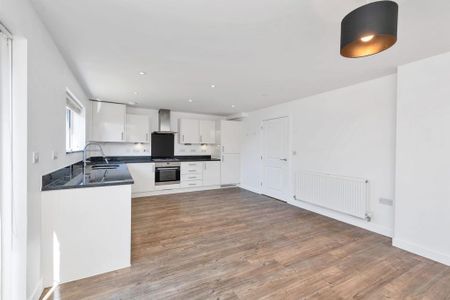 4 bedroom terraced house to rent - Photo 5