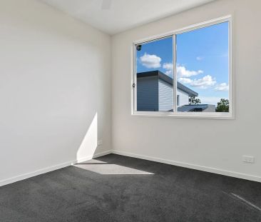 Executive Townhouse in Annerley - Photo 6