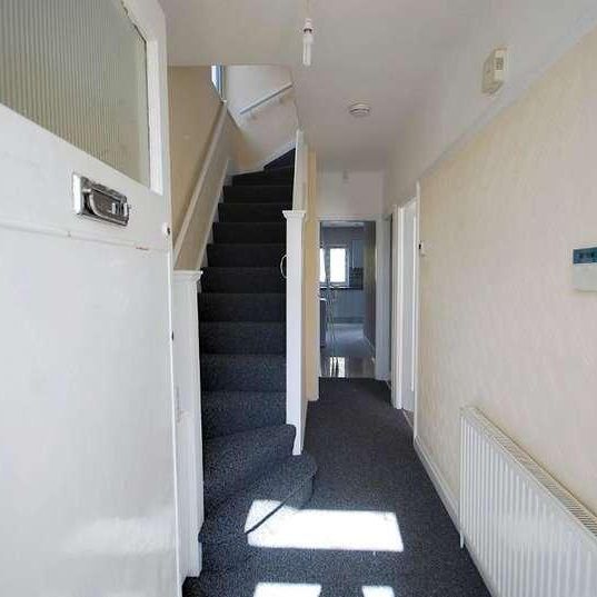 Oakington Manor Drive, Wembley, Middlesex, HA9 - Photo 1