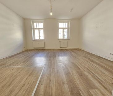 Practical and centrally located - Photo 1