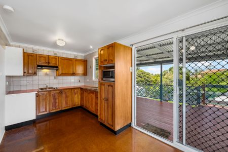 Breezy Kippa-Ring Charm on Amersham Street - Photo 2