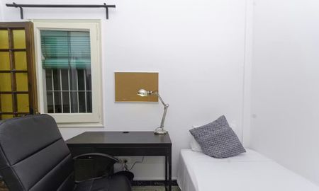 Carrer de Vila i Vilà, Barcelona, Catalonia 08004 - Photo 3