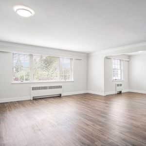 Somerset Manor - Photo 2