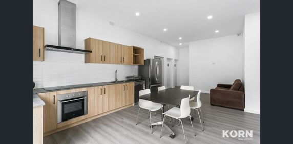 Stylish Studio Apartment in the Heart of Adelaide - Photo 2