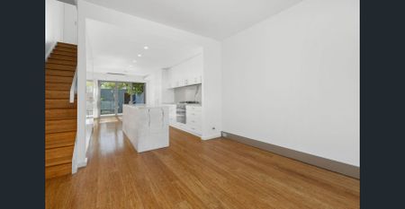 Stunning 3 bedroom terrace - Photo 5