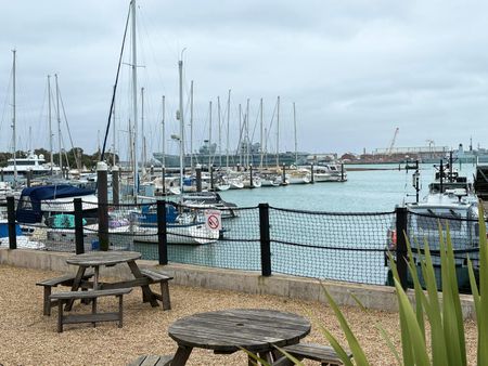 Flagstaff Green, Royal Clarence Yard, Gosport, Hampshire, PO12 - Photo 5