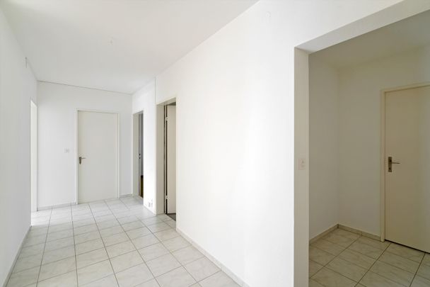 "Viel Platz an bevorzugter Lage mit traumhafter Aussicht" - Photo 1