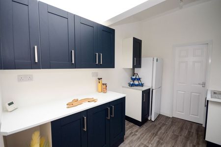 2 bed flat to rent in Wharton Street, South Shields, NE33 - Photo 5