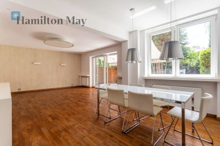 Elegancko wykończony dom położony na zacisznym osiedlu na Mokotowie - Photo 5