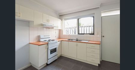 Unit 4/1 Larnoo Avenue, Brunswick West, Vic 3055 - Photo 2