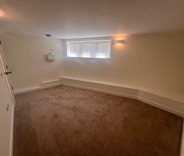 Green Lane, Wolverton, MK12 - Photo 2