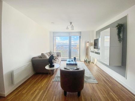 2 bedroom Flat To Let - Photo 2