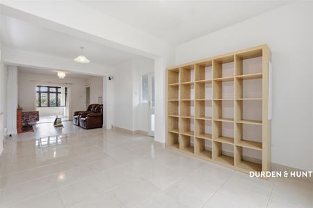 King Harold Road, Colchester - Photo 2