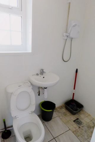 1 Bed / 1 Bath - Photo 5