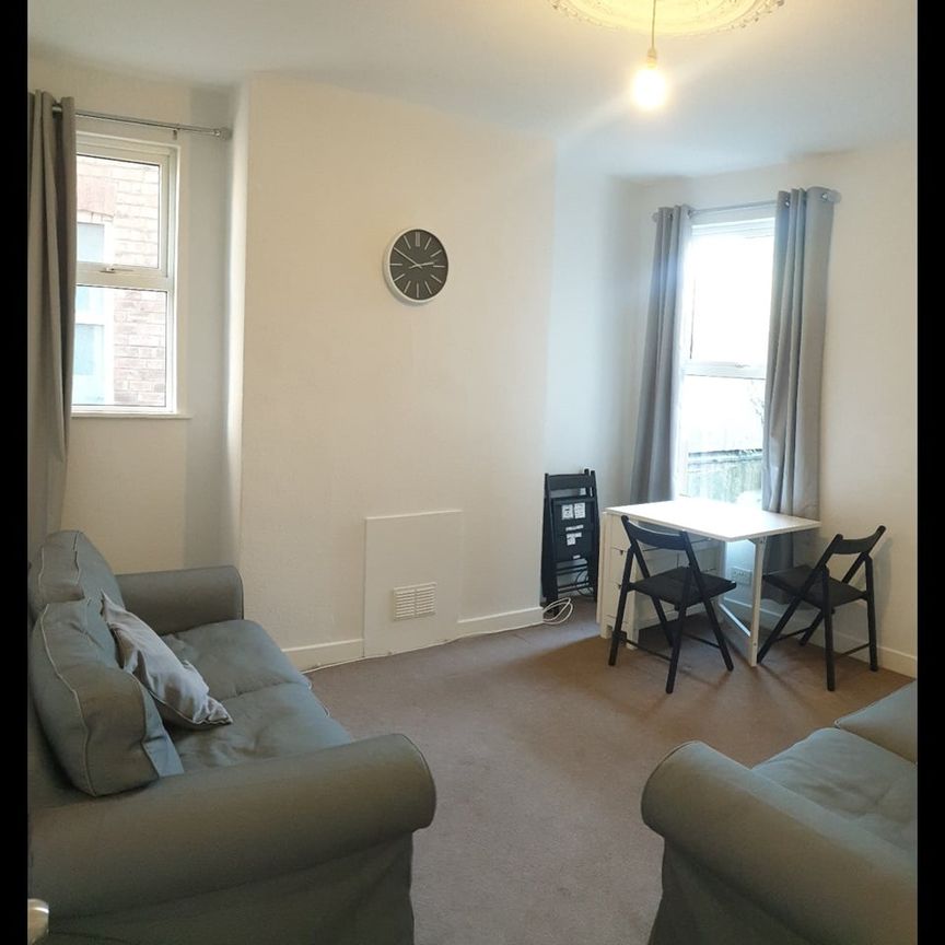 4 Bed Semi-Detached House, Melbourne Road, NG2 - Photo 1