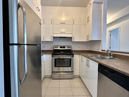 1210 Rue Saint-Antoine Est, #403 - Photo 4