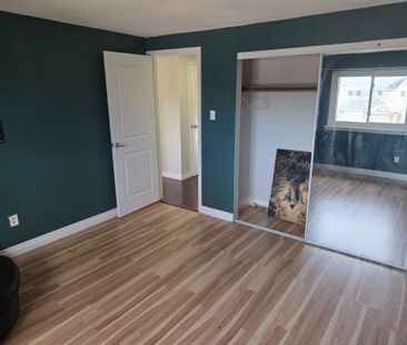 For Lease - 72 Fanshawe Drive, Brampton, Ontario - Photo 3