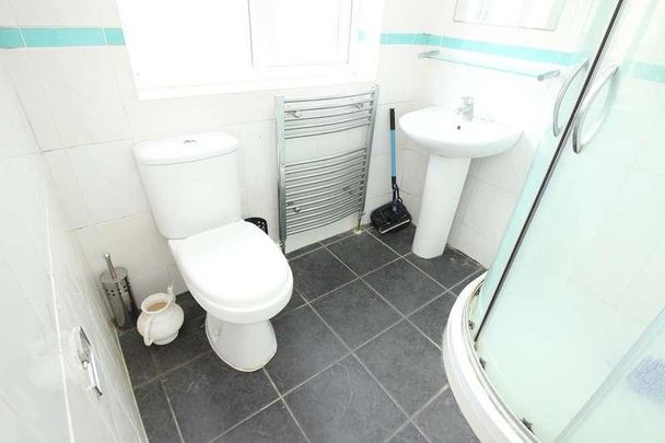 Brookside, Uxbridge, UB10 - Photo 1