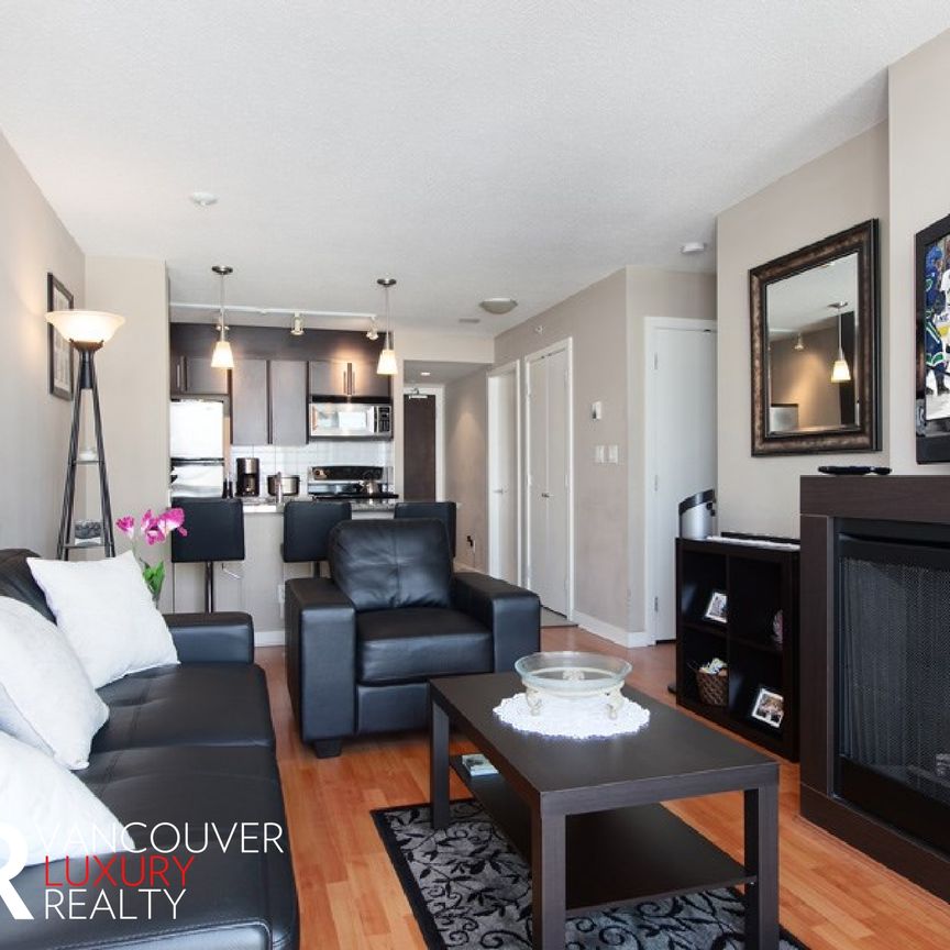 Condo in Downtown Vancouver, British Columbia - Photo 1