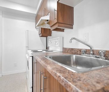 2425 Av. Madison Montréal (Côte-des-Neiges, QC H4B - Photo 6