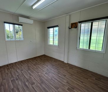 ENJOY THE NATURAL LIGHT, FUNCTIONAL LAYOUT AND HIGH SET HOME THAT I... - Photo 5