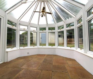 5 bedroom end of terrace house to rent - Photo 4