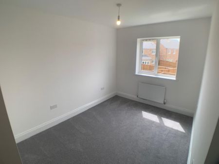 3 bedroom semi-detached house to rent - Photo 2