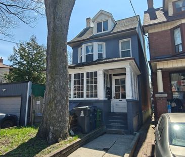 For Lease - 35 Lindsey Avenue, Toronto, Ontario - Photo 2