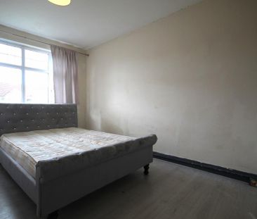4 bedroom terraced house to rent - Photo 3