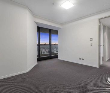 LUXURY APARTMENT , High Floor - Photo 2