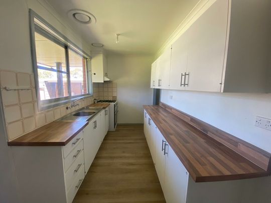 16 Village Drive, Hampton Park VIC - Photo 1